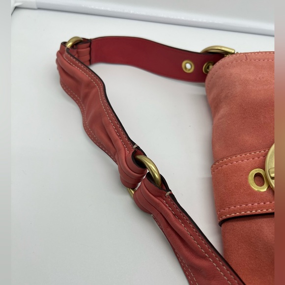 COACH 8A18 VINTAGE Y2K Soho Demi Flap Salmon Pink Suede Shoulder Baguette Bag - Picture 8 of 17